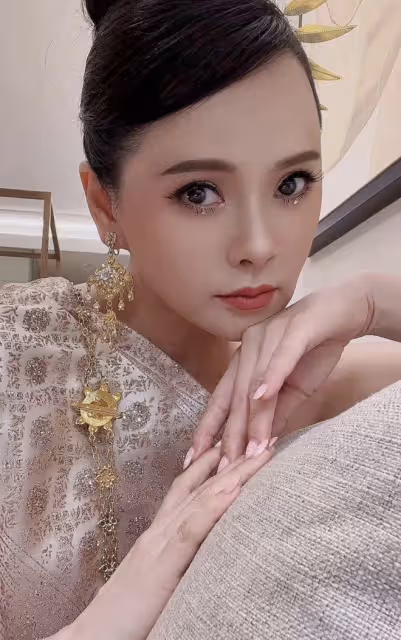 伊能靜曬旅行照,意外曝光女兒正臉,6歲小米粒大變樣長得像奶奶
