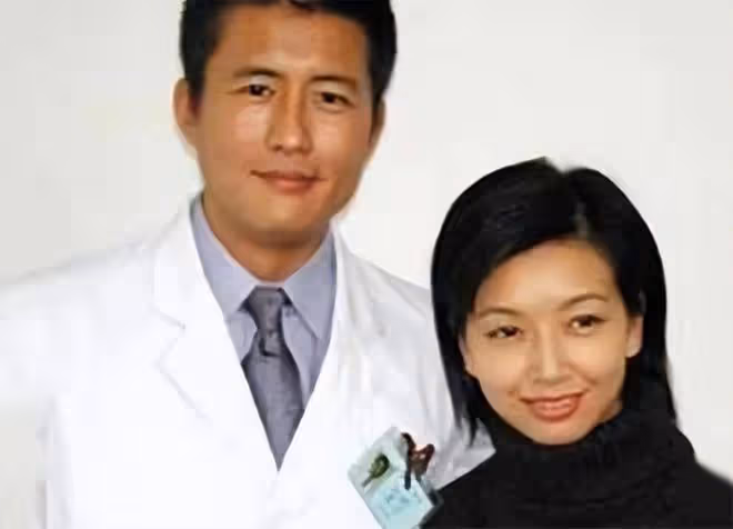 江珊前夫再婚富婆,59歲生日全家赴港慶祝,吃魚子醬喝香檳很愜意