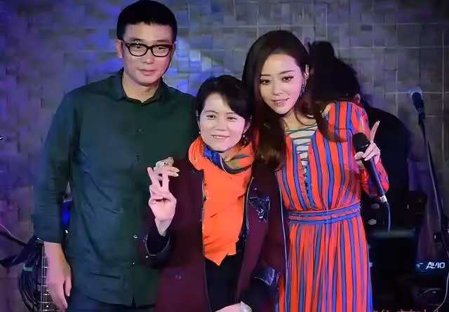 張靚穎母親張桂英:我這輩子最正確的決定,就是不參加女兒的婚禮