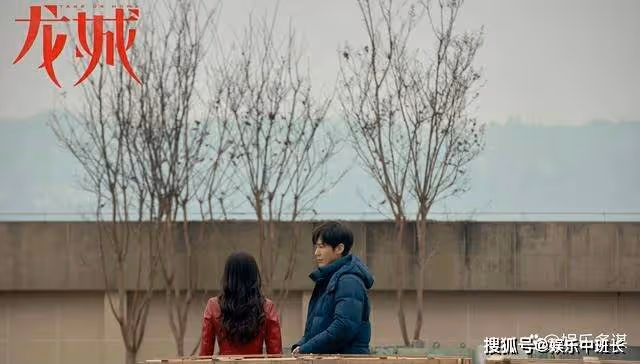 《龍城》三嬸死前曝出西決身世,竟然是南音親哥哥,東霓當場崩潰