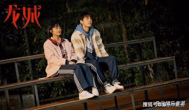 《龍城》三嬸死前曝出西決身世,竟然是南音親哥哥,東霓當場崩潰