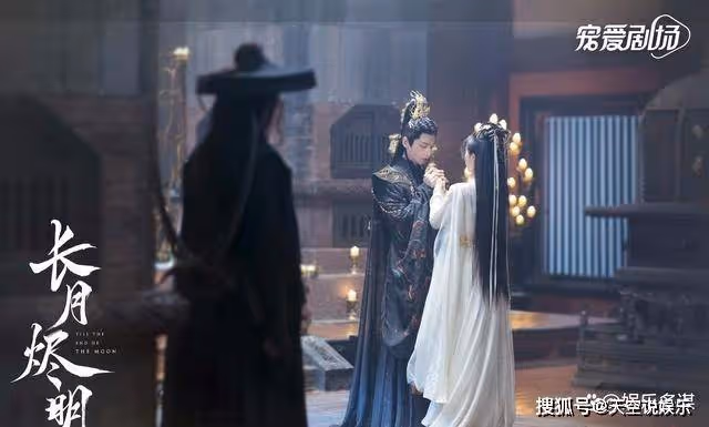 《長月燼明》澹臺燼挖心頭血,葉夕霧抽出邪骨慘死,哭出血淚屠城