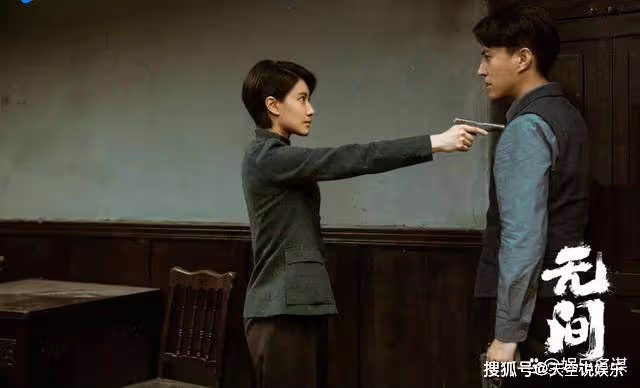 《無間》霍飛為救陸風中槍身亡,遺物曝光真實身世,牧溪鶴:爹來晚了