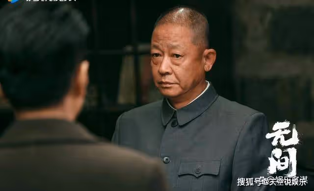 《無間》霍飛為救陸風中槍身亡，遺物曝光真實身世，牧溪鶴：爹來晚了
