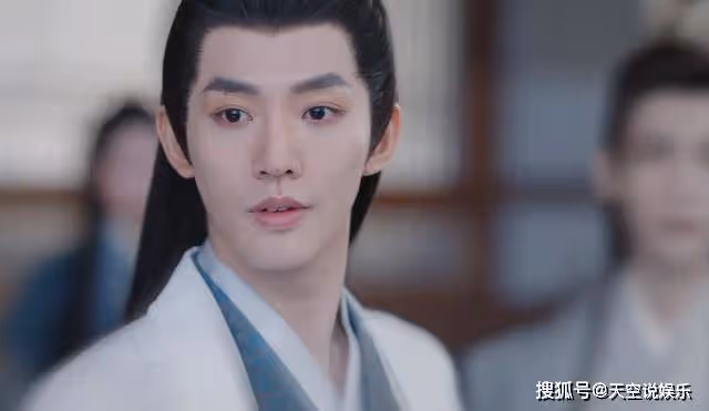 《長月燼明》葉冰裳太傻，蕭凜對她的愛並非因情絲，真身就是證明