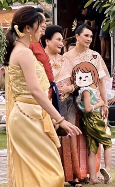 伊能靜曬旅行照,意外曝光女兒正臉,6歲小米粒模樣大變長得像奶奶