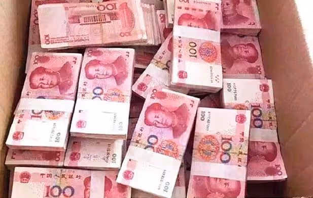 婆婆丟失了兒媳和她前夫的孩子，三年後小姑子送100萬，她傻住了