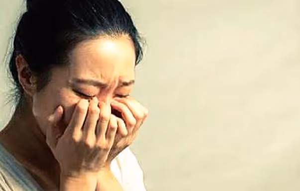 小姑結婚當日，她含淚對我說一句話，我回家果斷與丈夫離婚