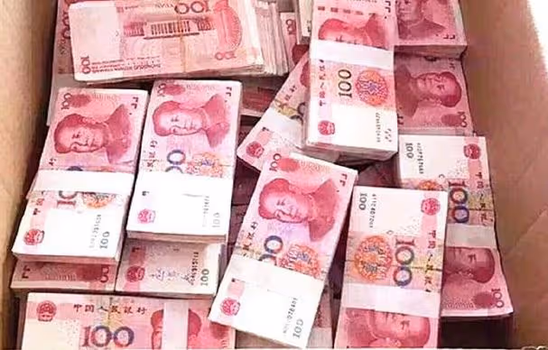 孕後姐夫拒付彩禮姐姐分手,生下外甥姐夫帶50萬,姐姐笑著回2字