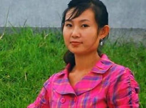 母親不同意姐姐遠嫁,姐分手三月後家門口相遇,雙方都愣住
