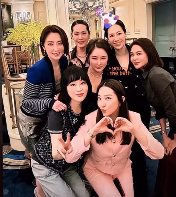 甄子丹汪詩詩夫妻摟腰捏臉慶生,關之琳罕見現身送祝福