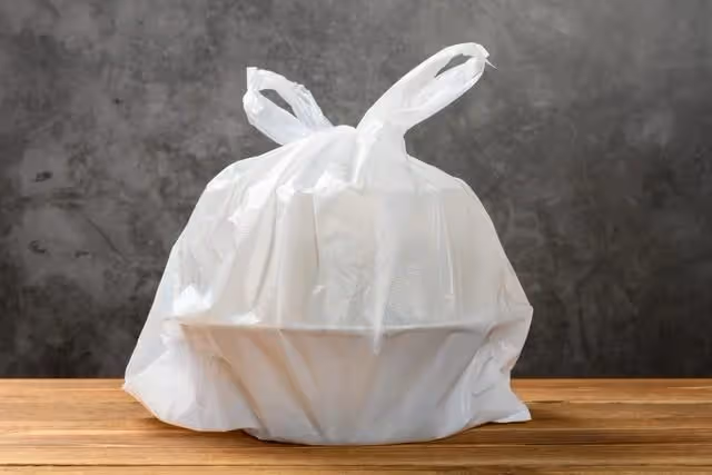 同學聚會「1頓飯吃了5萬塊」！請客的同學中途結賬走了　散場時服務員問「誰結賬？」同學們瞬間翻臉