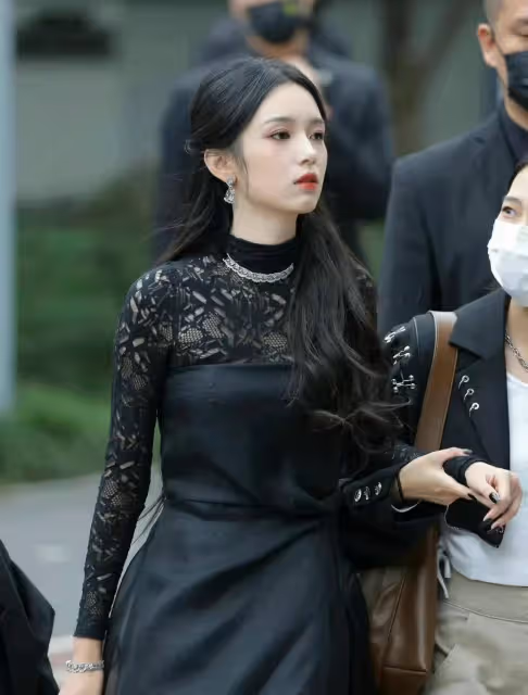 VOGUE紅毯盛典，娜扎、冰冰、童瑤的優雅、性感風格美翻天