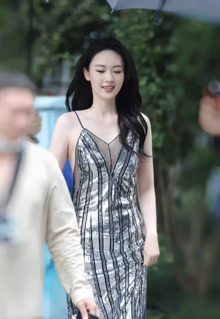 VOGUE紅毯盛典，娜扎、冰冰、童瑤的優雅、性感風格美翻天