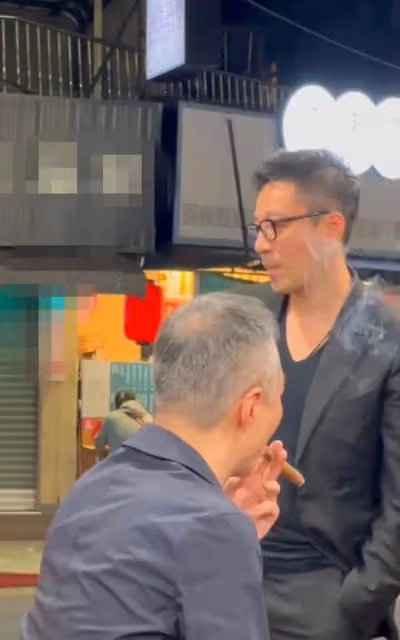 汪小菲二度赴台，媒體稱他脾氣收斂許多，還一度作勢要拿東西砸人