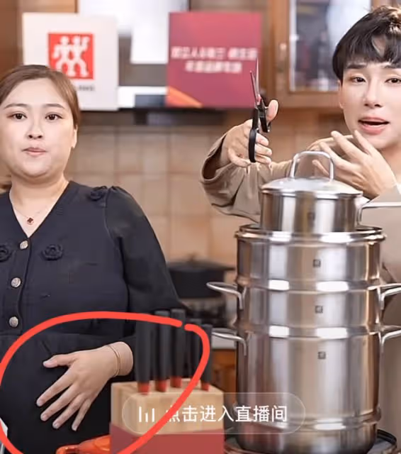 張蘭吐槽品牌方,女員工懷孕8個月仍站台直播,揚言要是她准被罵