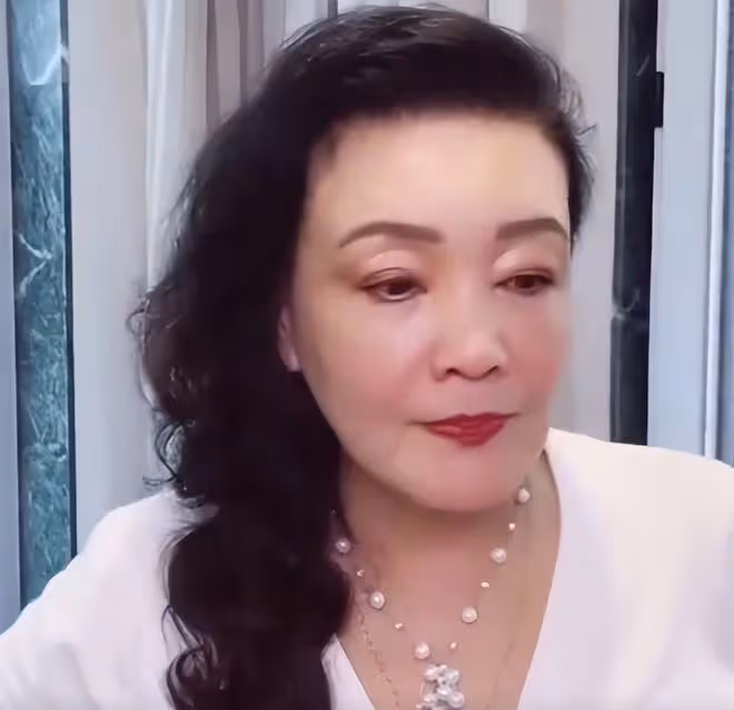 張蘭吐槽品牌方,女員工懷孕8個月仍站台直播,揚言要是她准被罵
