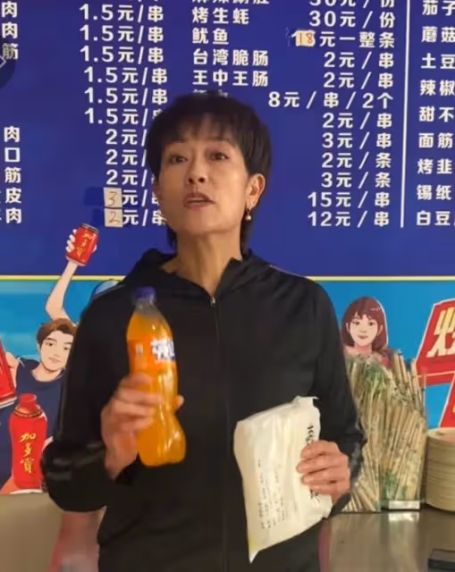 淄博老闆娘因多收9元被指責,她卻公開要求對方道歉,真相如何?