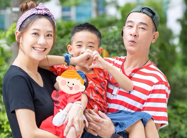 陳小春9歲兒子引爭議!被指替貴族學校做宣傳,曝一年學費要30萬