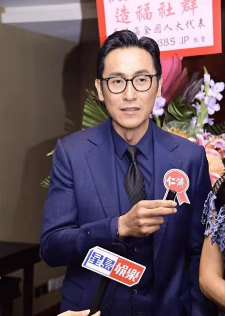 TVB視帝攜妻子現身慈善活動!自曝支持兒子入行,新劇與陳煒合作