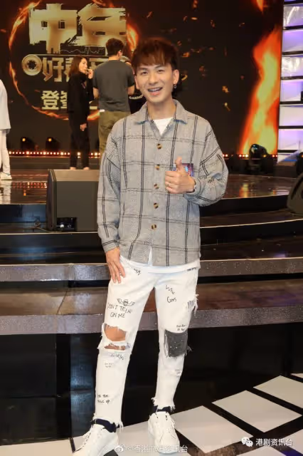李佳已預備露腿戰衣出賽!吳大強全家出動撐場輸人不輸陣
