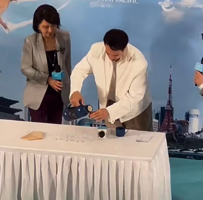 TVB視帝陳豪內地商演陣仗大!近20名保鏢護送入場,大媽興奮尖叫