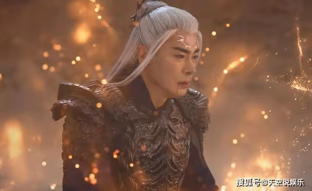 《長月燼明》早在萬年前就已隕滅的初凰，到底何時生了黎蘇蘇？