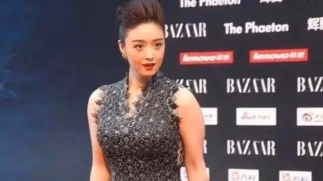 看臉貌美如花，下半身卻慘不忍睹，這3位被身材拖累的女星好慘