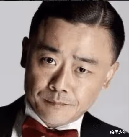 周立波最輝煌的時候,年收入有6000萬,每天吃三個海參一盅燕窩