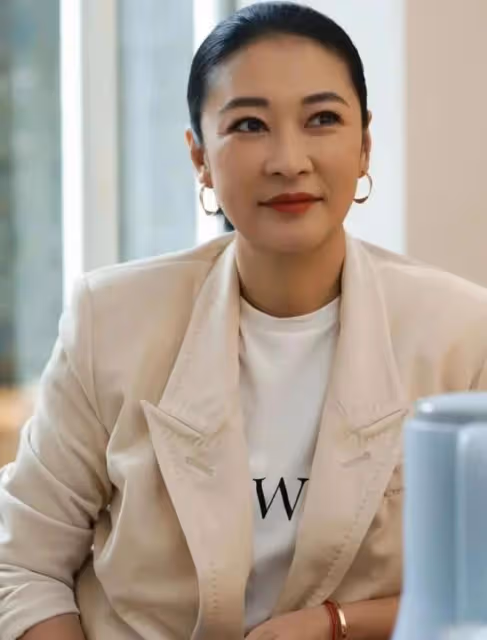 管虎梁靜香港街頭牽手,丁昱彤徹底崩潰,決意尋死,並再曝猛料