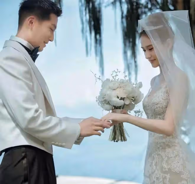 何超蓮竇驍一場婚禮，讓賭王家族過往故事再上熱搜，這熱度很離譜