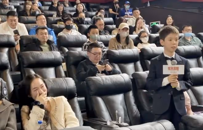 霍思燕否認不讓杜江演感情戲，嗯哼自稱能證明，回答問題情商高