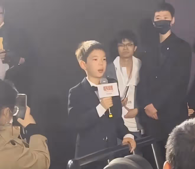 霍思燕否認不讓杜江演感情戲,嗯哼自稱能證明,回答問題情商高