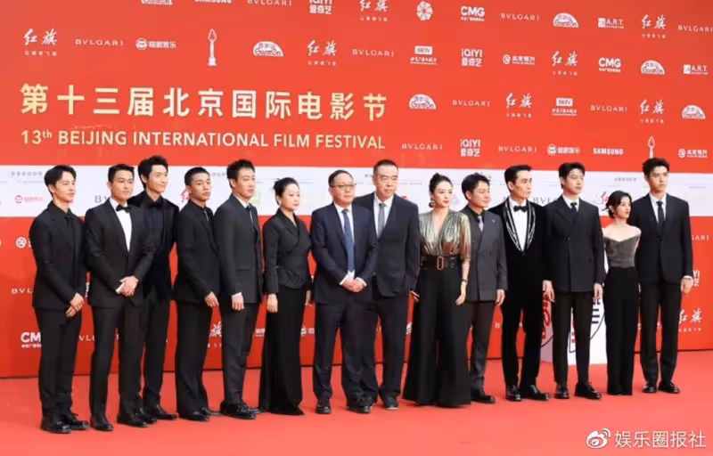 陳紅章子怡電影節較勁，相差十歲像隔輩人，全程冷臉無互動搶C位