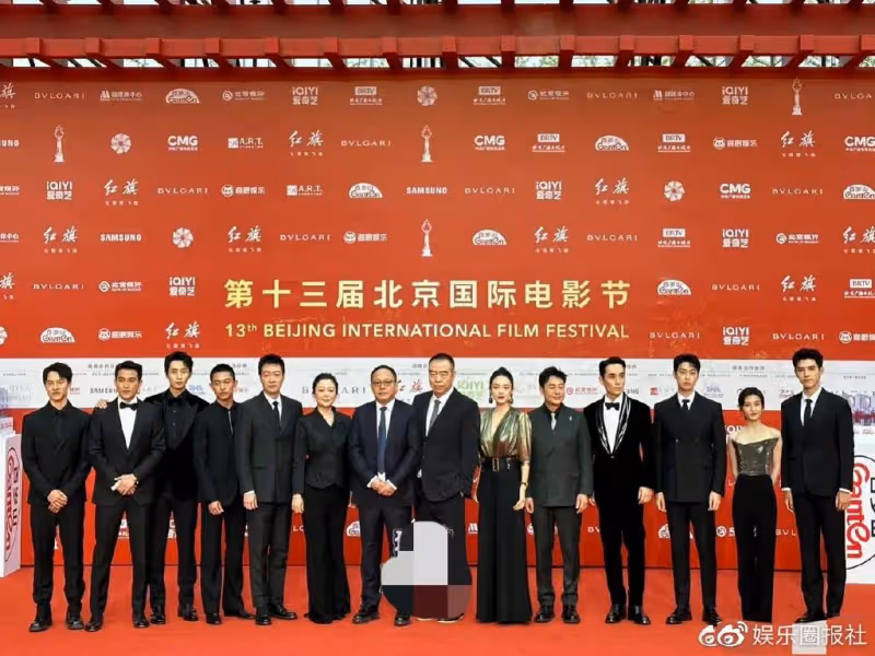陳紅章子怡電影節較勁，相差十歲像隔輩人，全程冷臉無互動搶C位