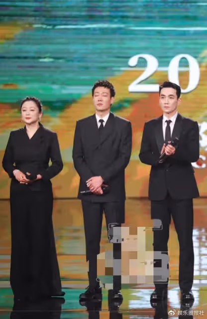 陳紅章子怡電影節較勁，相差十歲像隔輩人，全程冷臉無互動搶C位
