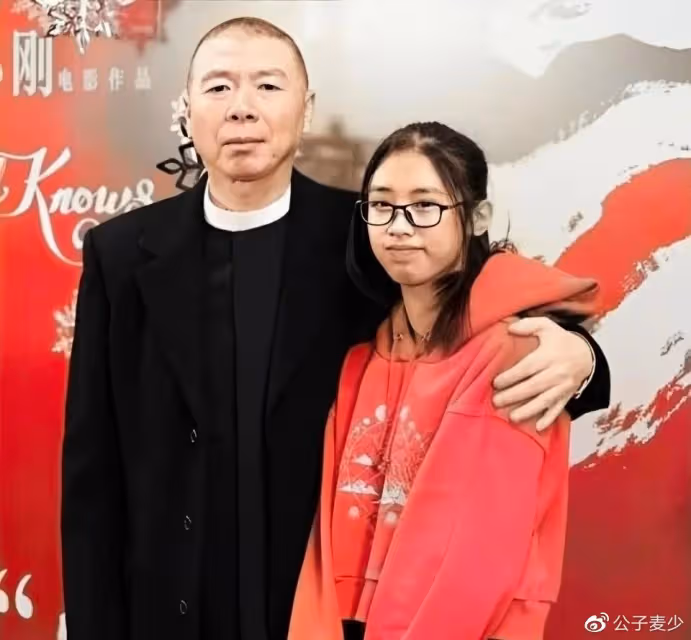 馮小剛大瓜來了!徐帆收養的女兒朵朵,被曝居然是他的私生女