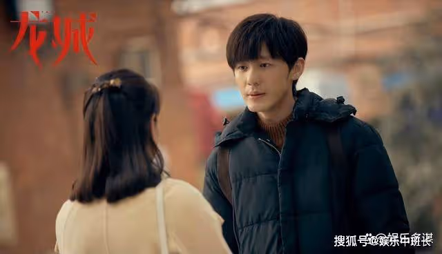 《龍城》鄭西決被舉報性騷擾，意外牽扯雪碧生父，鄭東霓淚訴真相