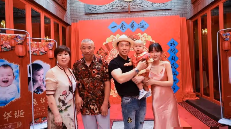 「餅式基因」過於強大，兩代美女都改變不了的長相，是福還是禍？