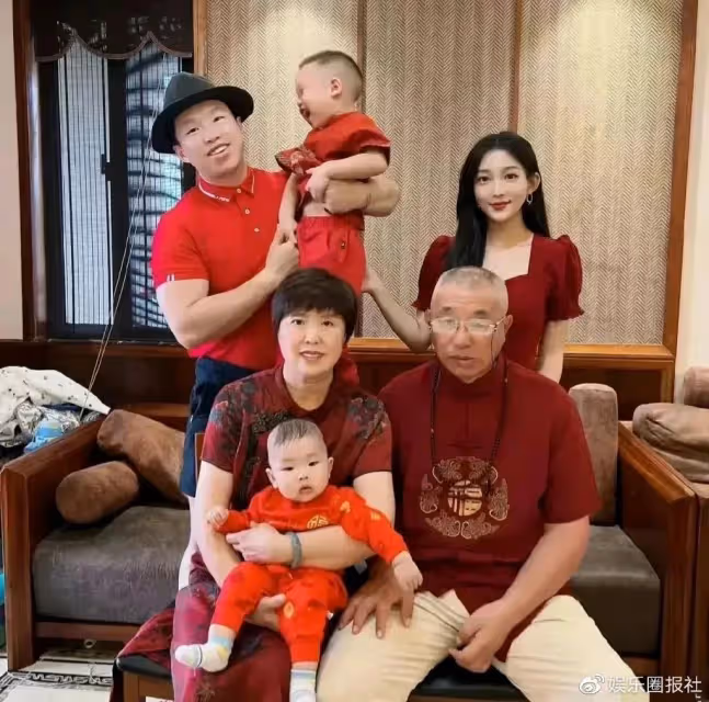 「餅式基因」過於強大,兩代美女都改變不了的長相,是福還是禍?