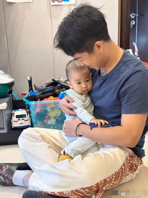 「餅式基因」過於強大,兩代美女都改變不了的長相,是福還是禍?
