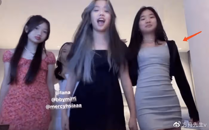 曹格前妻曬母女約會照,12歲Grace戴大耳環做美甲,和媽媽像同齡人