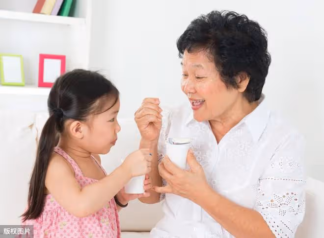 娘家母親生病,我想出醫藥費,卻遭到婆婆罵:女兒是潑出去的水
