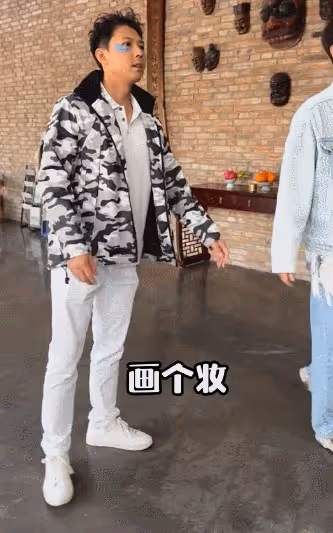陳佩斯朱時茂時隔多年再聚首,陳佩斯祖孫三代同行,朱青陽變殘疾