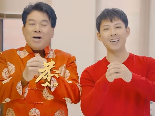 陳佩斯祖孫三代與朱時茂父子聚會!31歲朱青陽走路一瘸一拐引擔憂