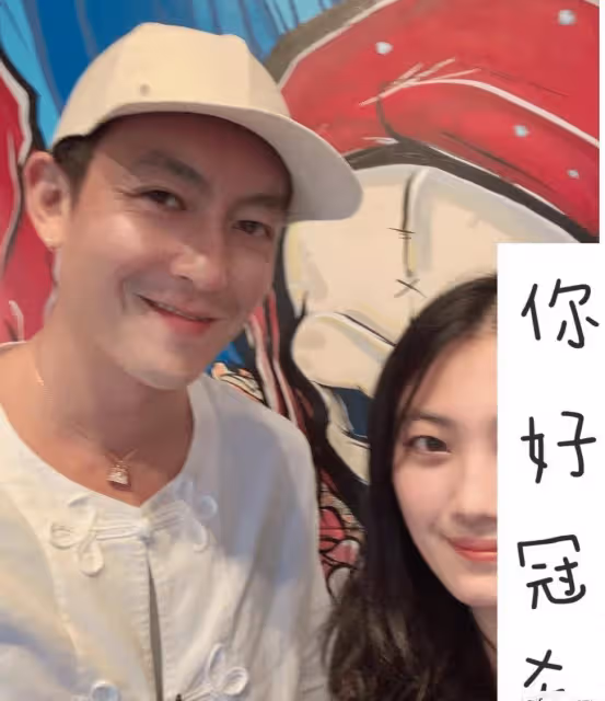 41歲攝影師夏威夷被偶遇，不惑之年男神歸位，魚尾紋也不減帥氣