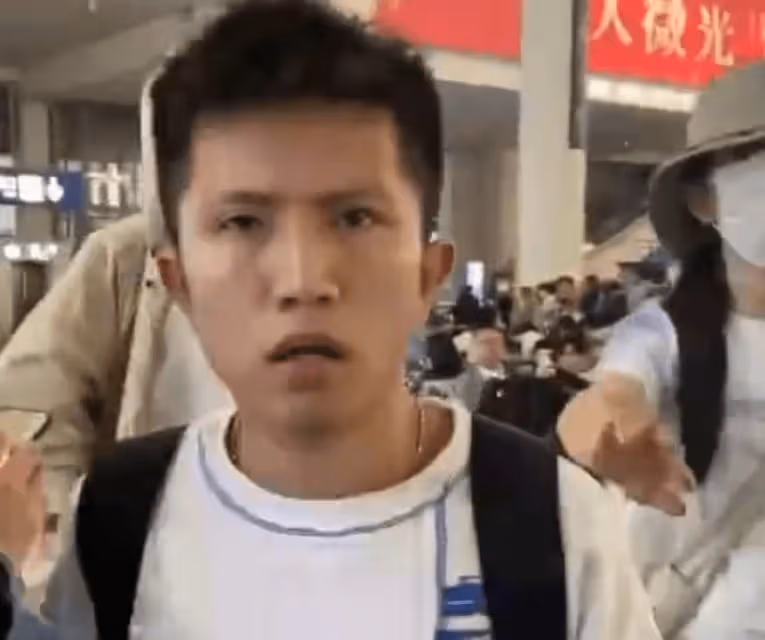 謝娜發聲！對方跟拍擾亂公共秩序導致我們延誤車次，情急出手