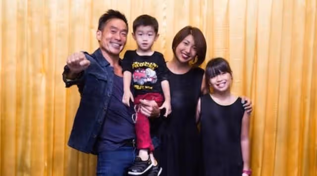 近況憔悴!58歲名港星現身內地平價麵館,二婚太太出軌今人財兩空