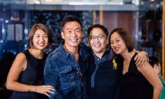 近況憔悴!58歲名港星現身內地平價麵館,二婚太太出軌今人財兩空