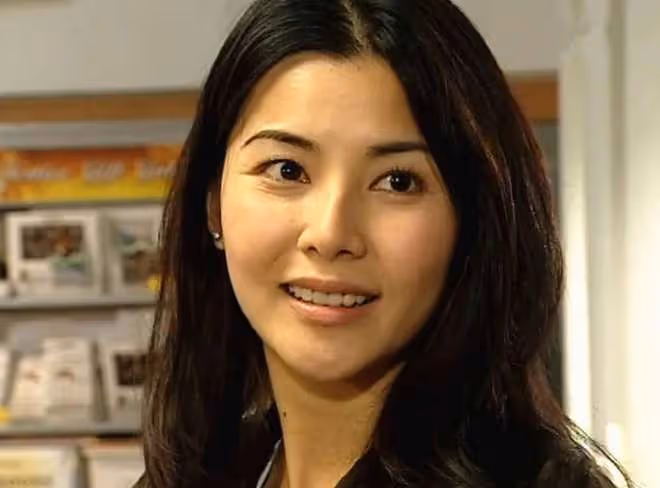 鄭伊健從日本回國開演唱會！蒙嘉慧素顏現身支持，被指發福像路人